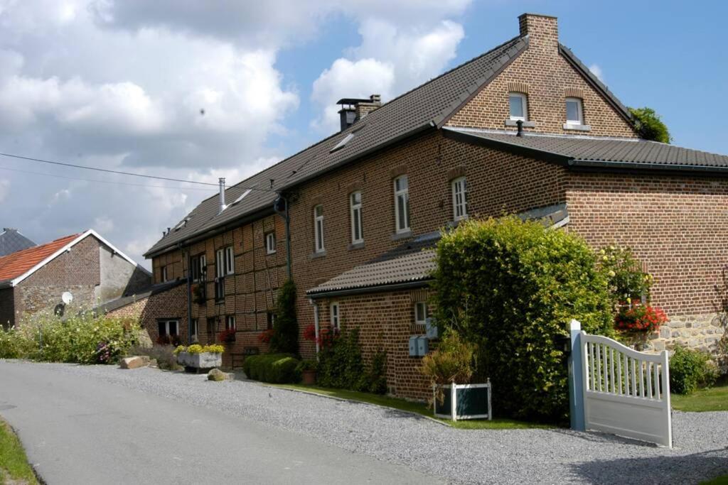 Hoeve Espewey Cottage Hombourg Exteriör bild